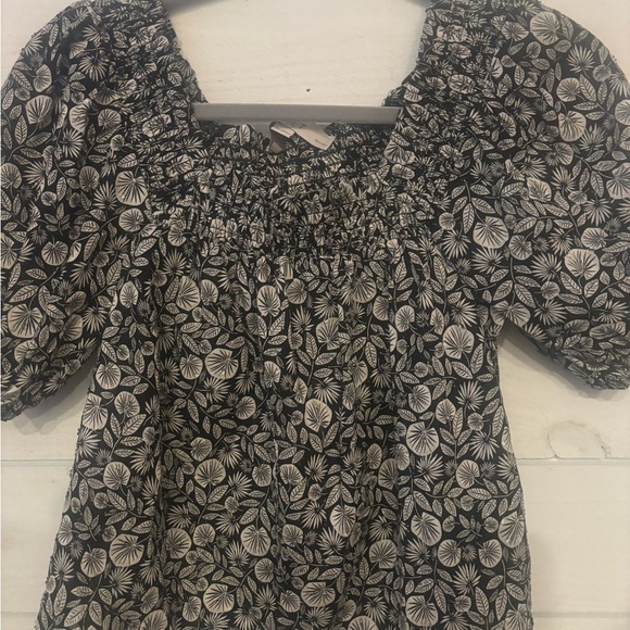 LOFT Ann Taylor XSP floral puff sleeve top. - Picture 4 of 11